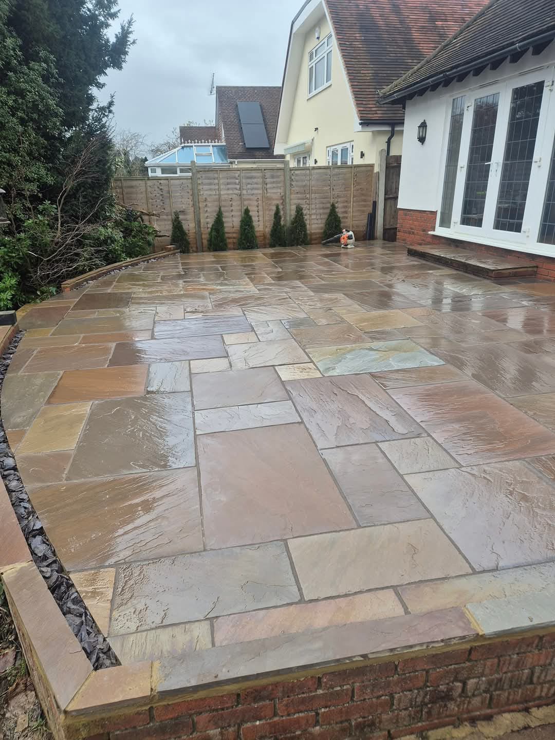 Landscapers & roofers in the UK